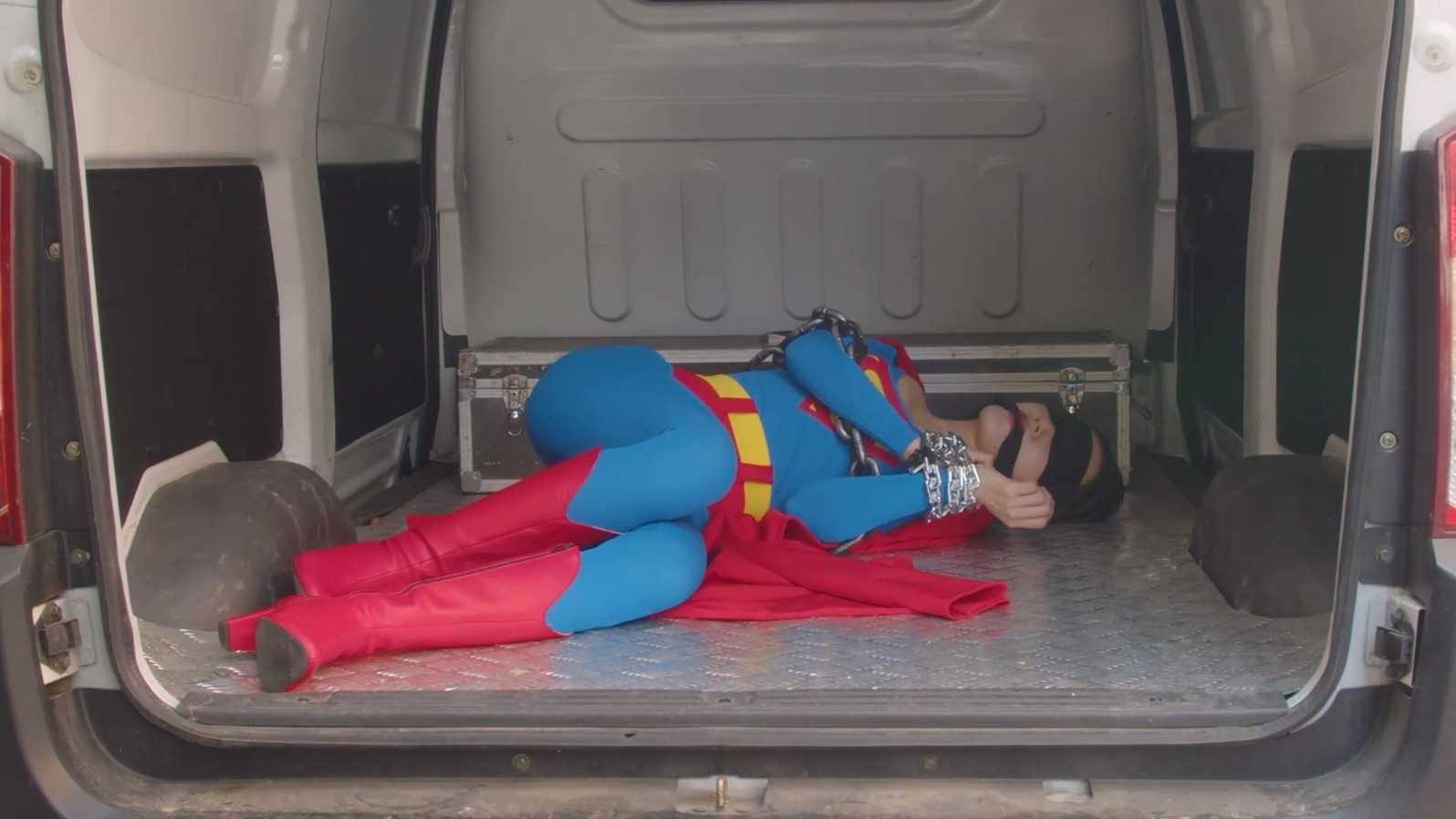 Superwoman S1E2.mp4_20250509_170414.754.jpg