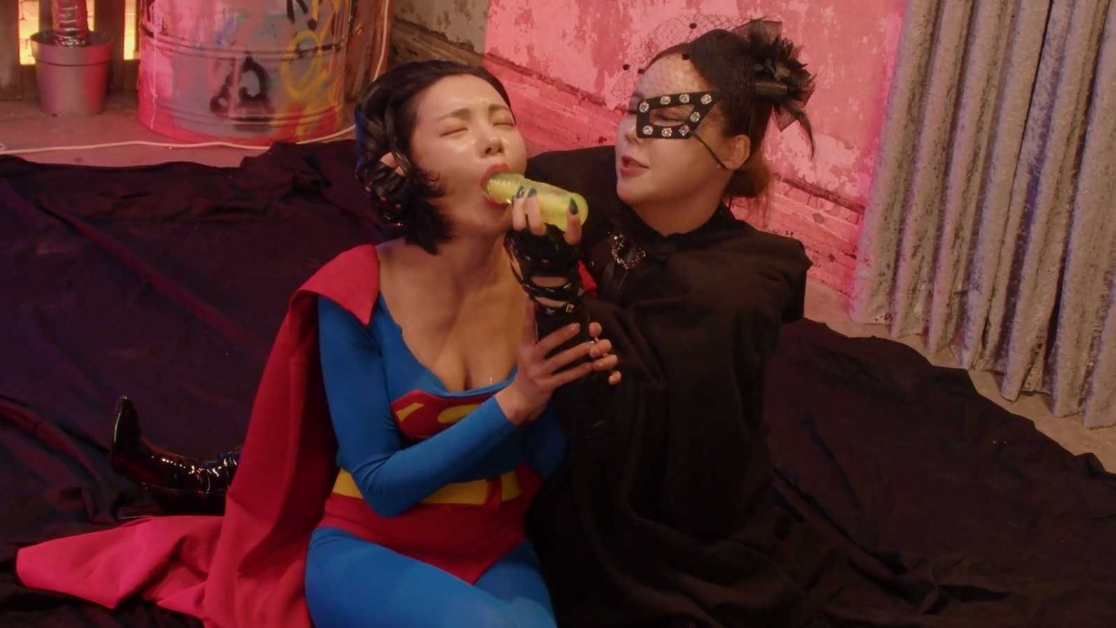 Superwoman：Night of Surrender.mp4_20250725_230936.675.jpg