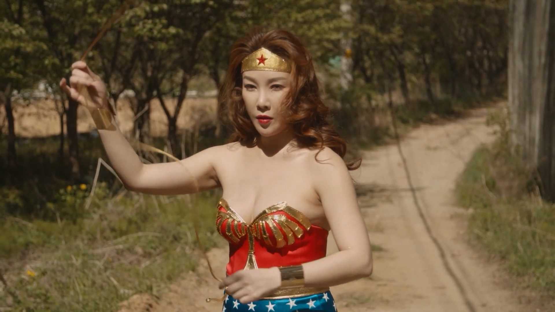Wonder Woman Gold Part 1.mp4_20250727_221336.010.jpg
