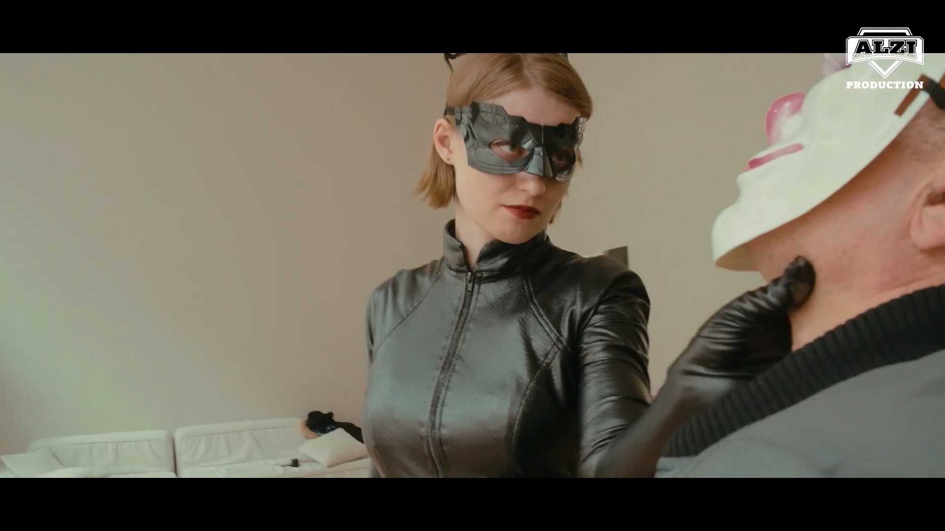 Catwoman：Question Episode 1 Alt.mp4_20250806_191436.307.jpg