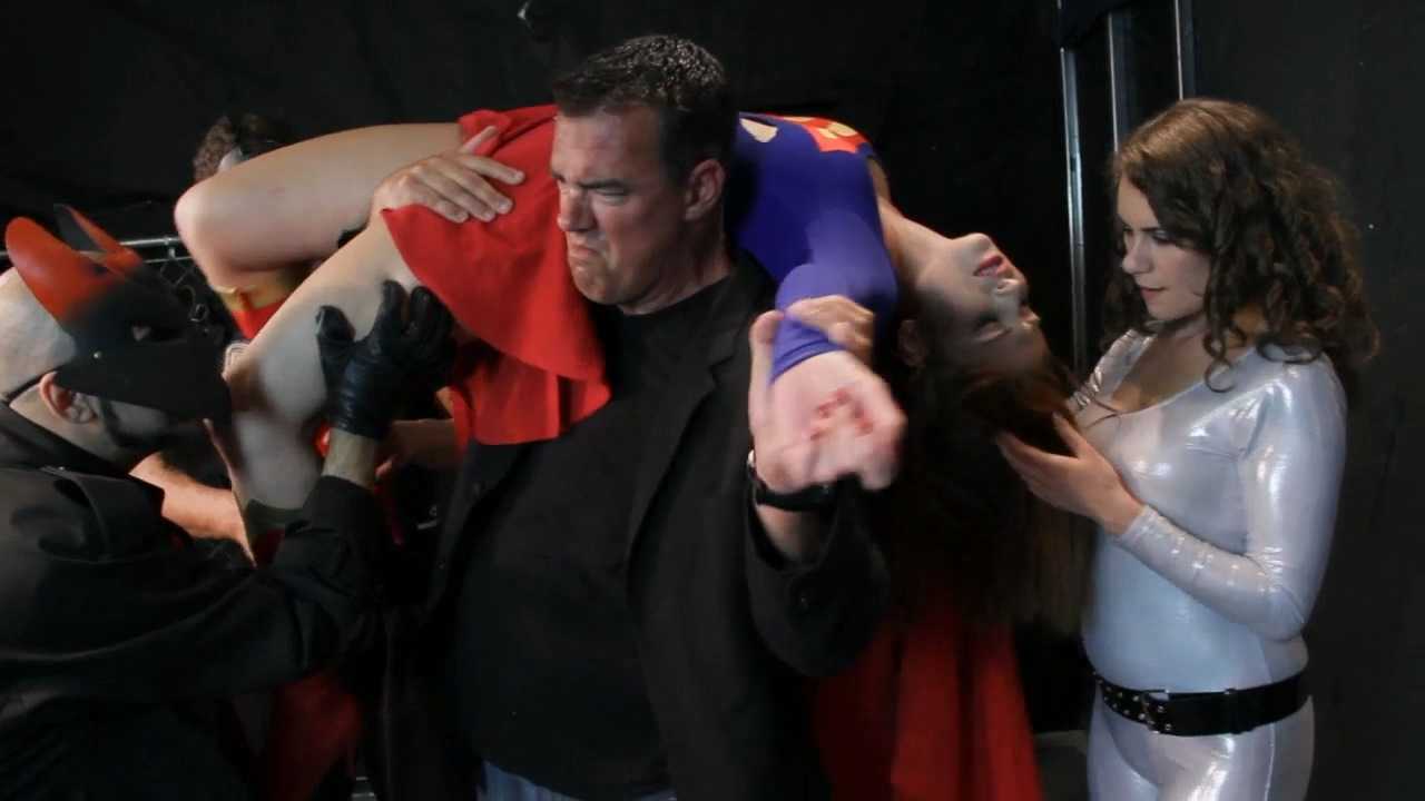 Villains United - Superior Girl.mp4_20250922_002420.609.jpg