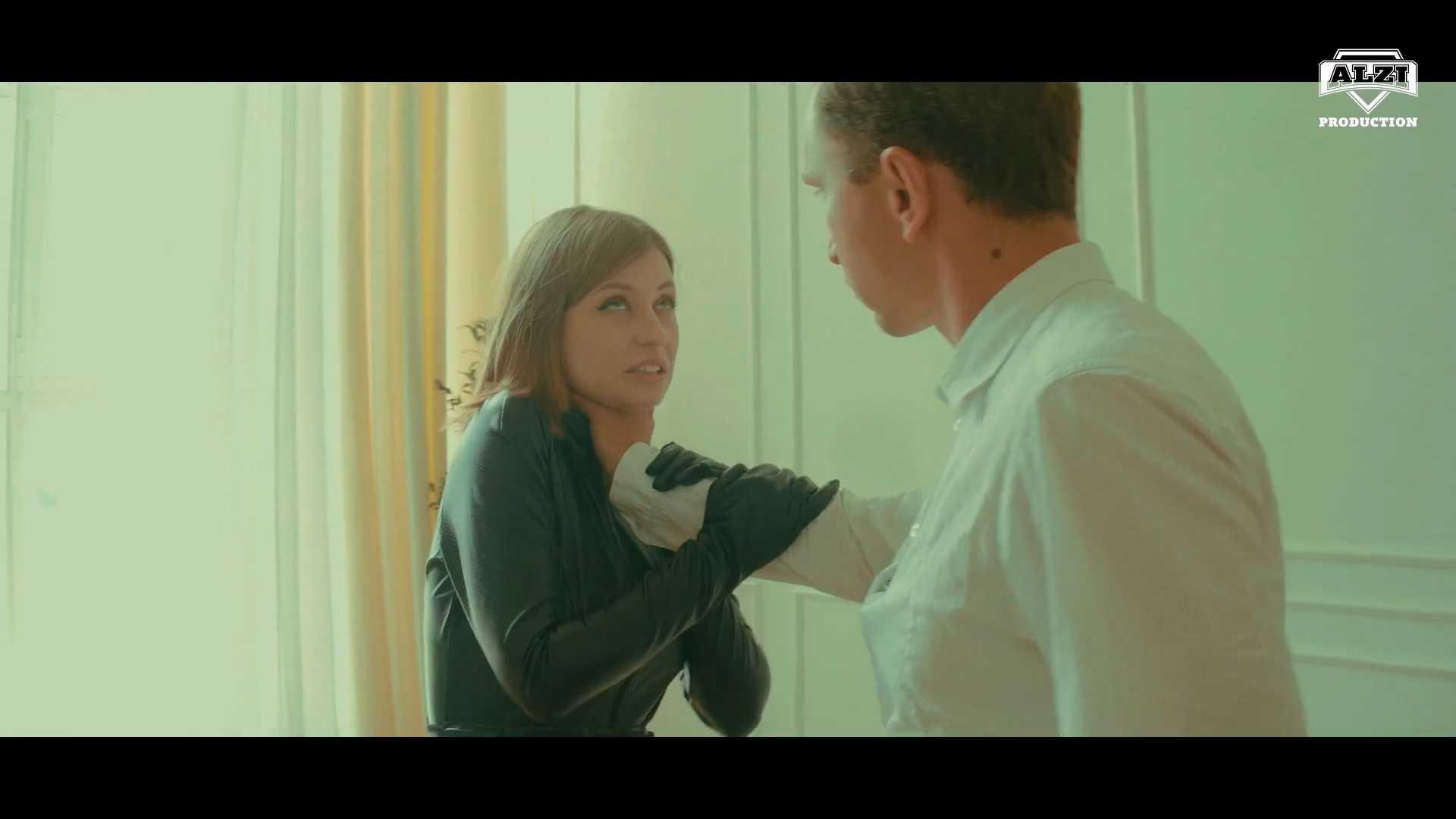 Catwoman：Question Episode 2 Alt.mp4_20250924_233555.255.jpg