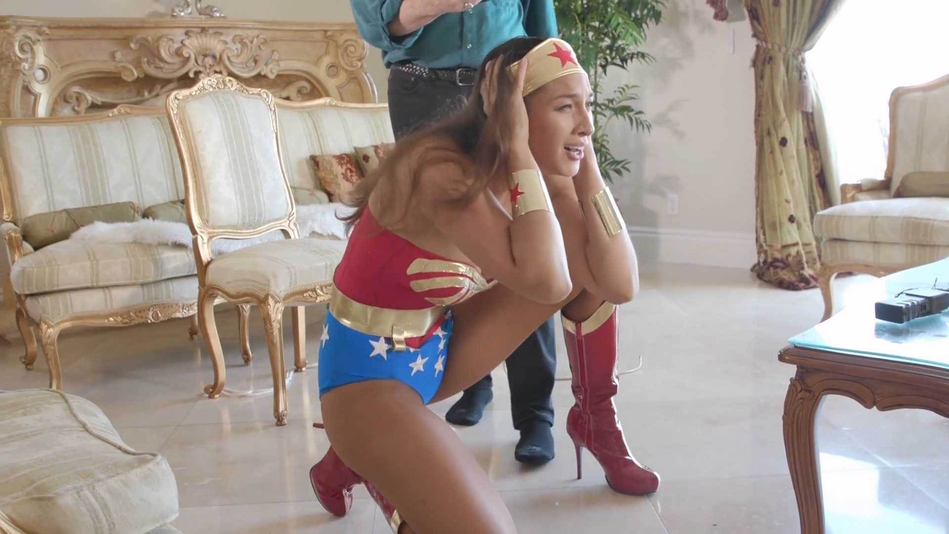 Wonder Woman vs Dr. Psycho.mp4_20251004_003943.693.jpg