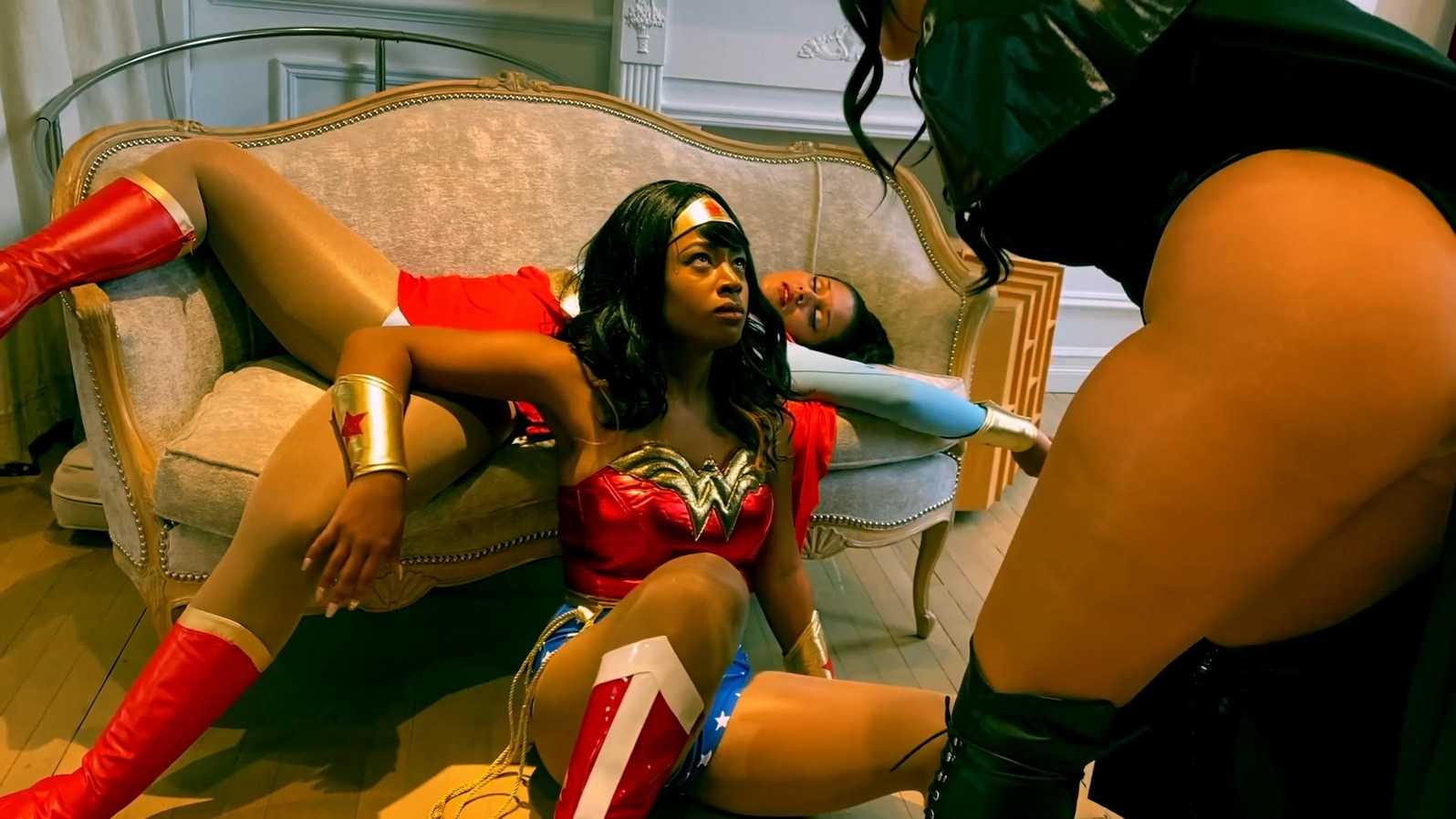 UH Deadly Bites 2.mp4_20251115_215231.919.jpg