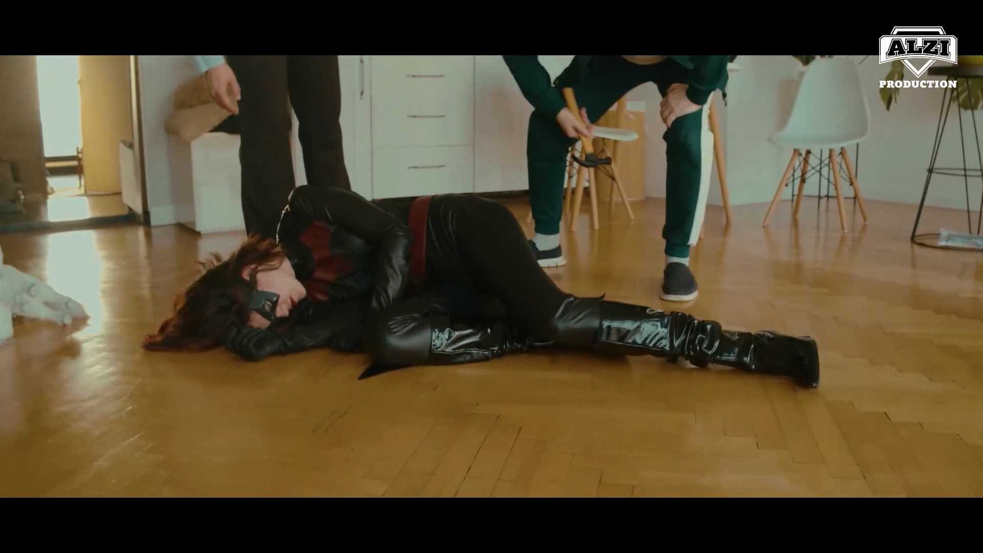 Batwoman：Tailor and Lens Episode 2 Alt 2.mp4_20260103_173201.399.jpg