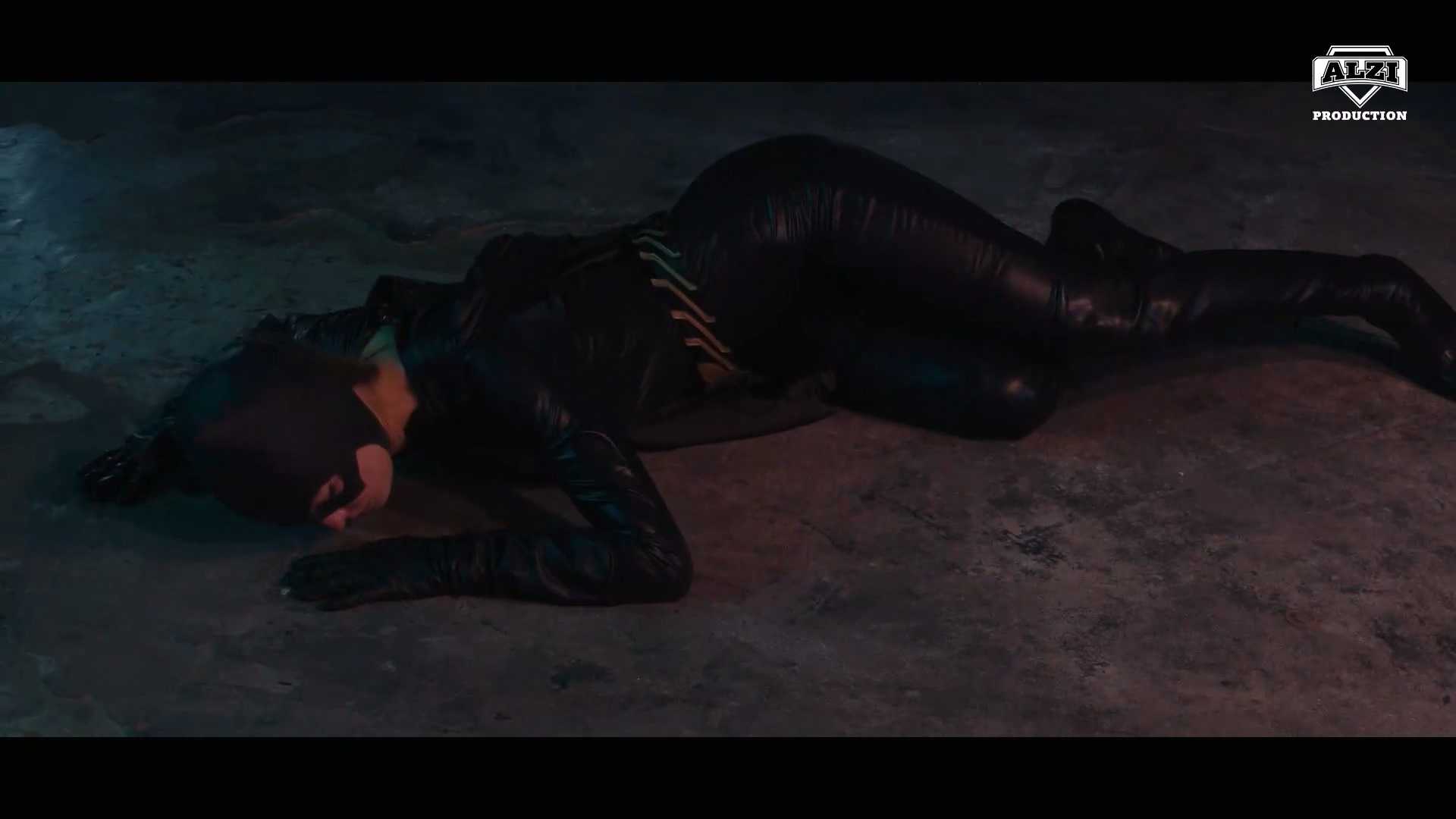 Batgirl Season 4 Episode 11 Alt.mp4_20260405_025327.945.jpg