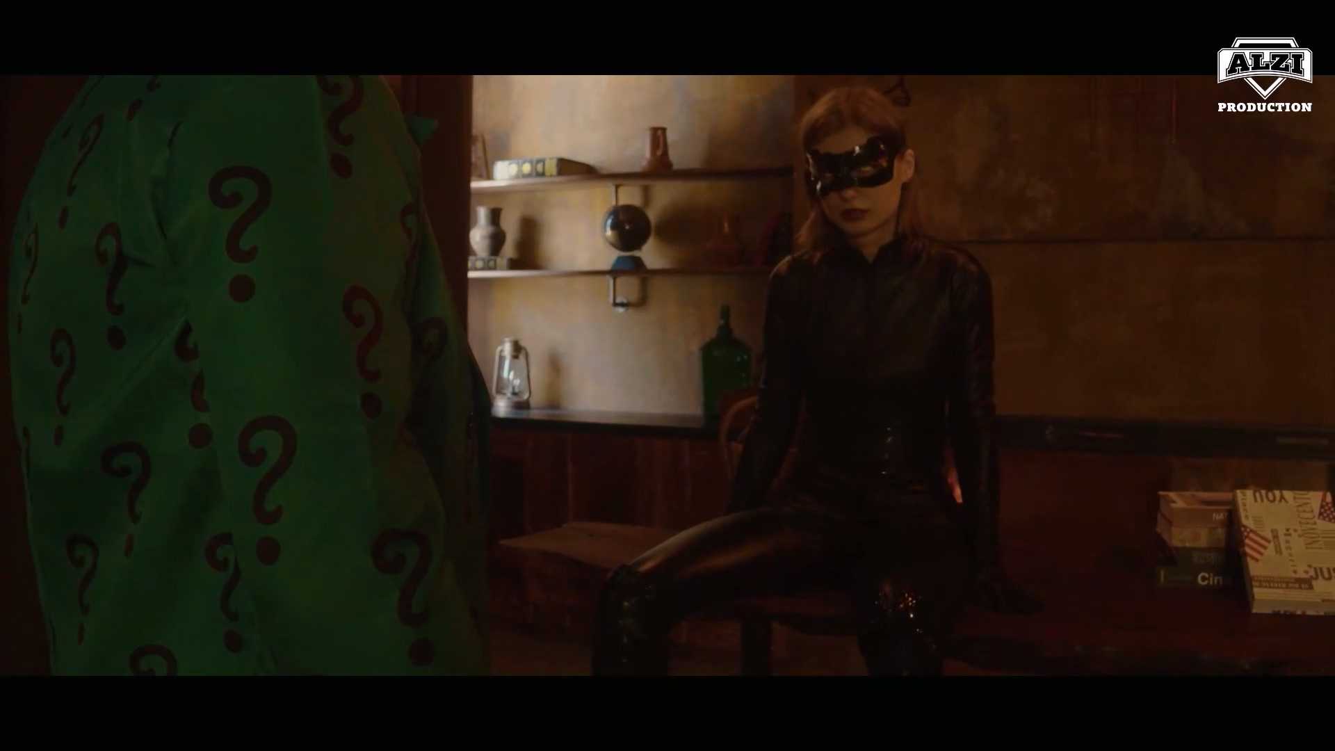 Catwoman：Question Episode 4 Alt.mp4_20260417_173633.265.jpg