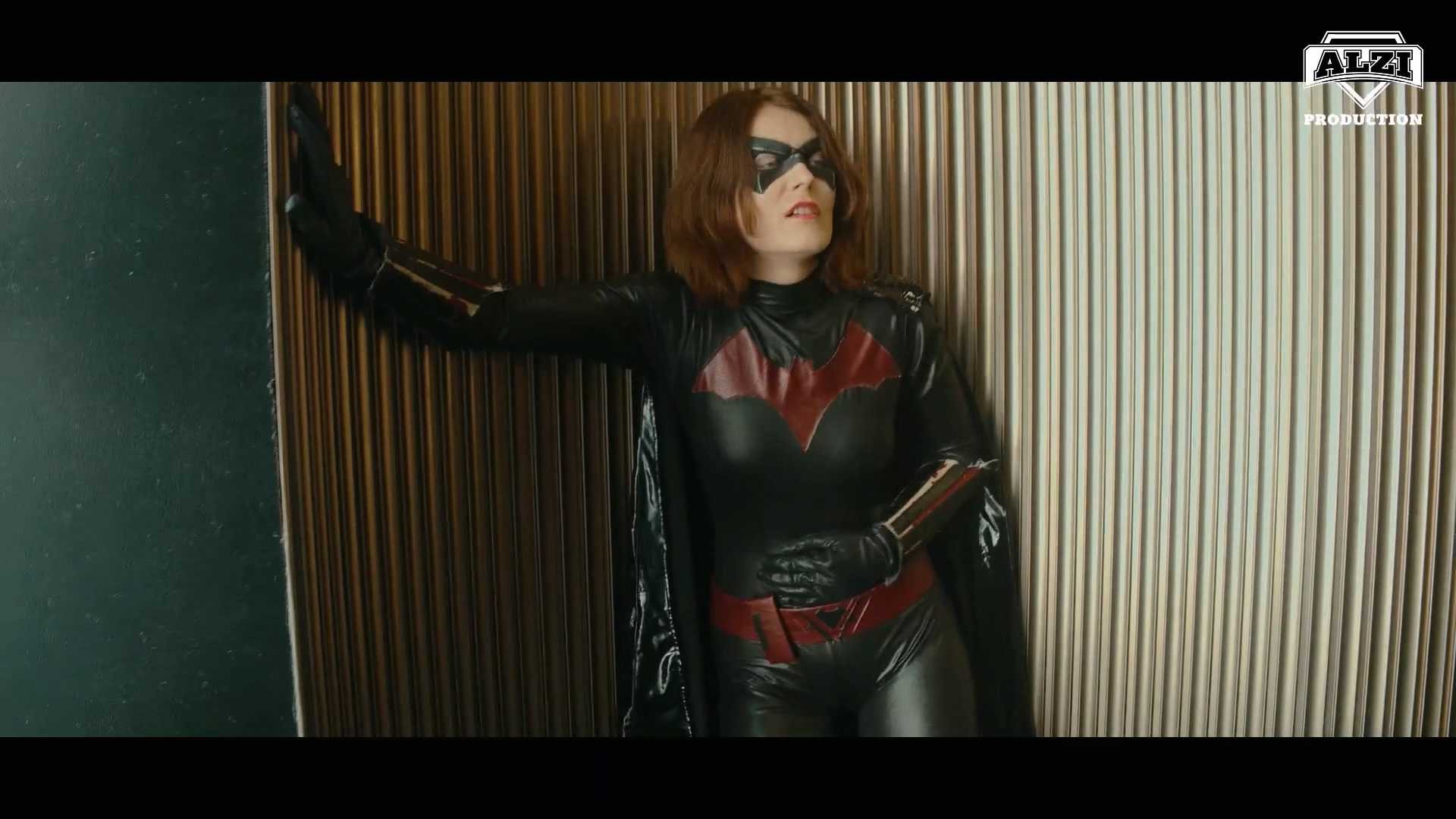 Batwoman：Tailor and Lens Episode 4 Alt.mp4_20260524_172625.312.jpg