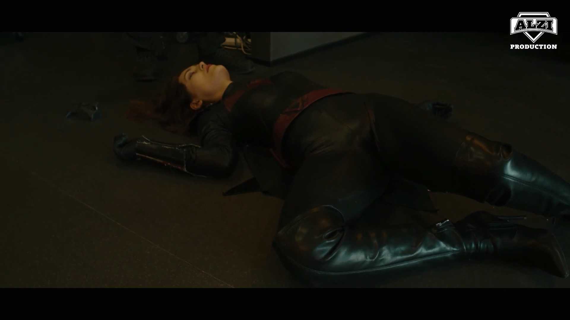 Batwoman：Tailor and Lens Episode 4 Alt.mp4_20260524_173307.105.jpg